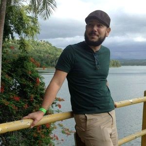 Meet your Posher, Carlos